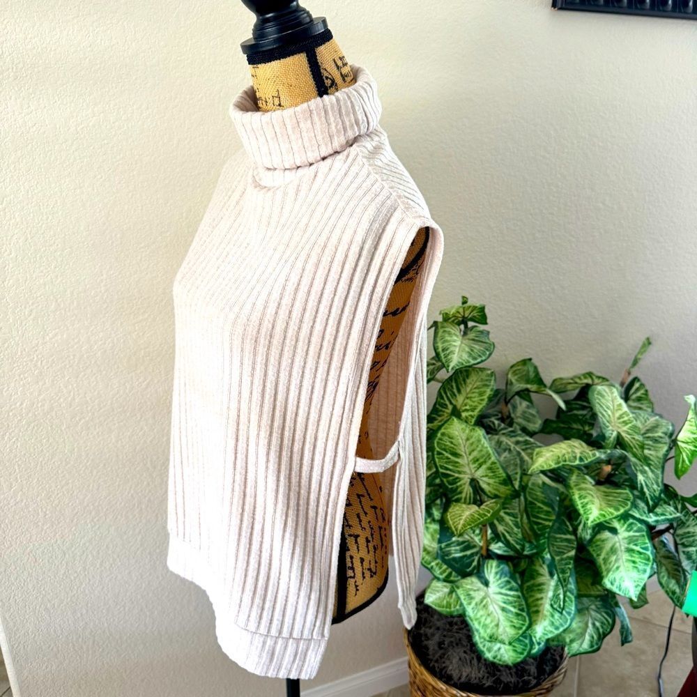 The Line of Style Sleeveless Turtleneck Sweater Tunic Ribbed Knit Beige Large